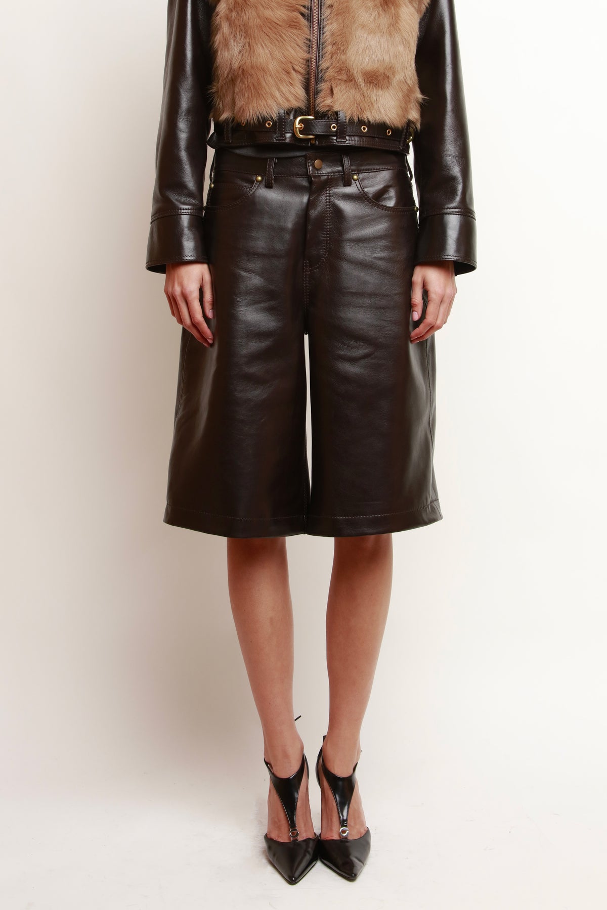 SHORT EN NAPPA