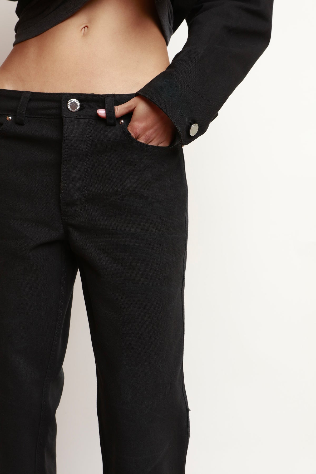 DISTRESSED PANTS
