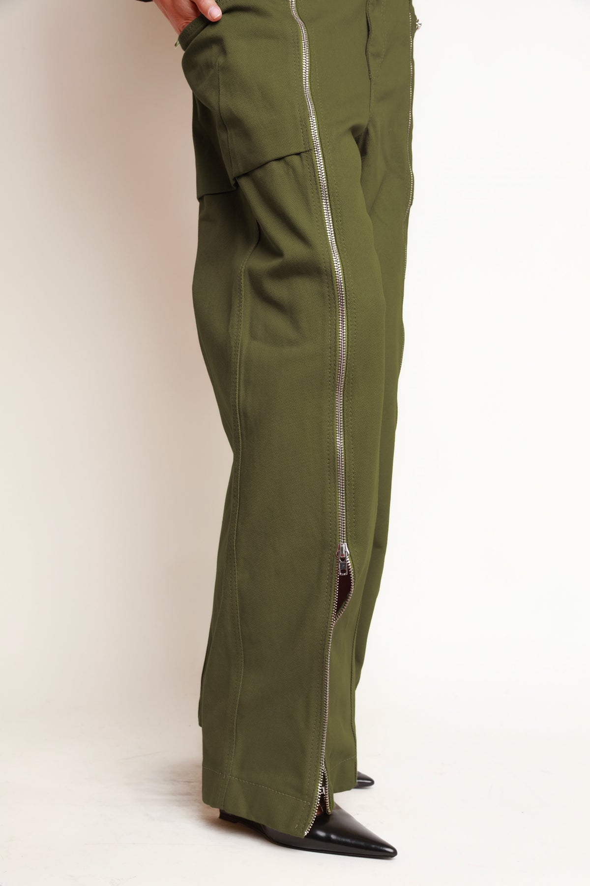 OLIVE ZIP UP PANTS