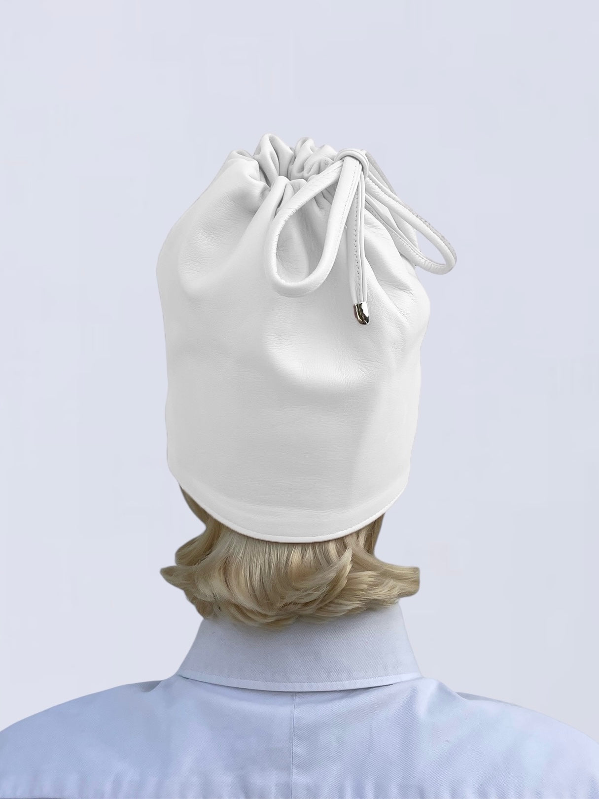 WHITE LEATHER NECKWARMER