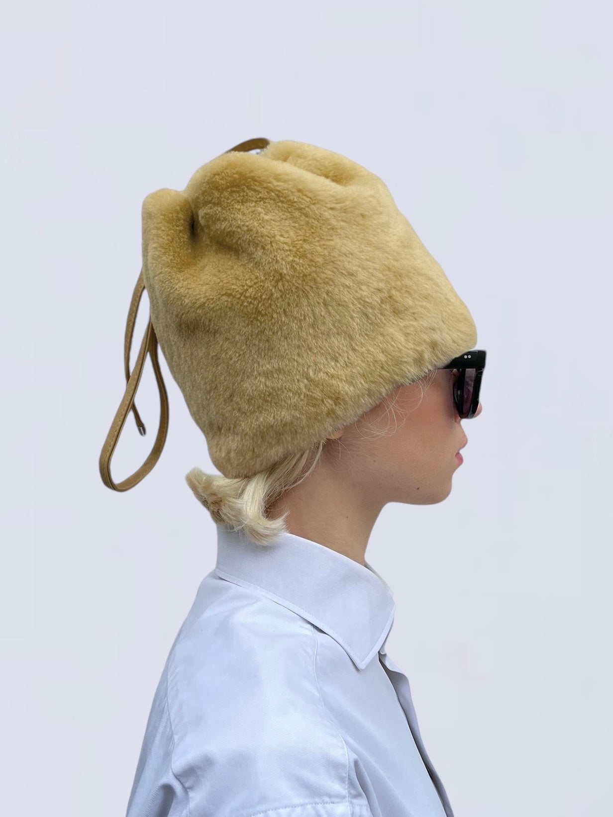 CAMEL SHEARLING NECKWARMER