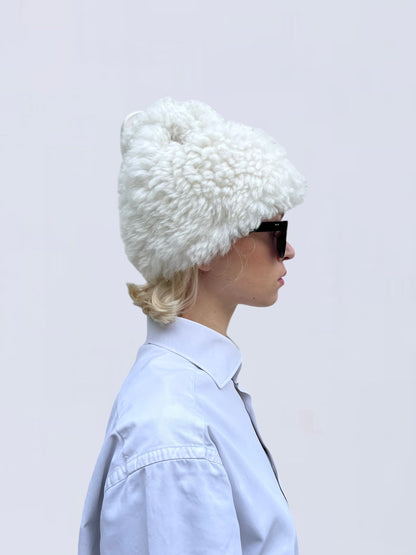 WHITE SHEARLING NECKWARMER