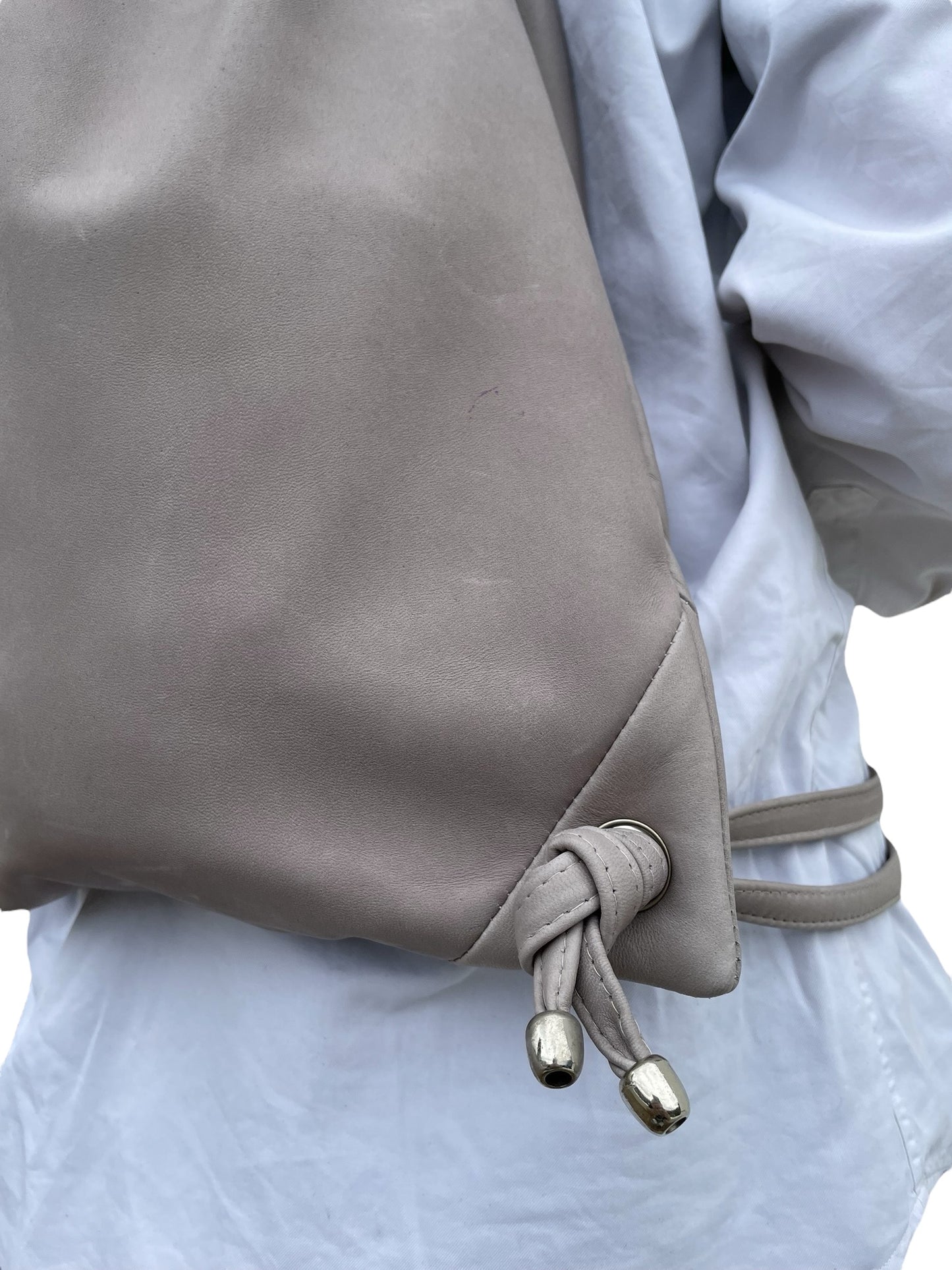 GREY LEATHER DRAW STRING BAG