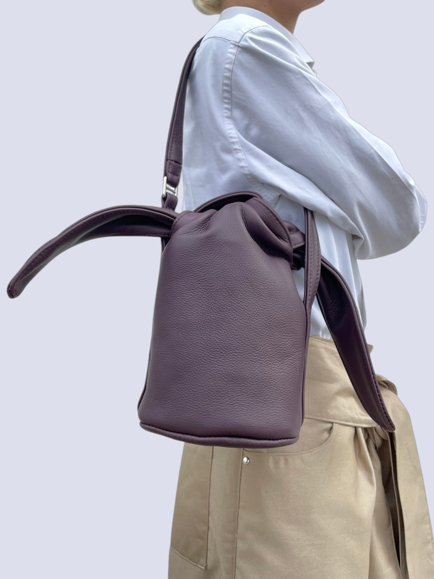 AUBERGINE LEATHER KNOT BAG