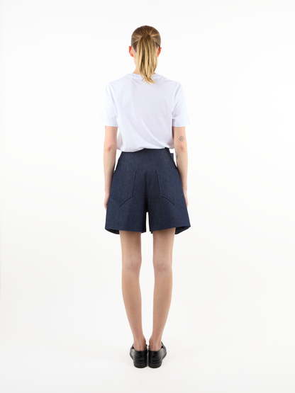 SHORT À PLIS BOUTONNÉS EN DENIM