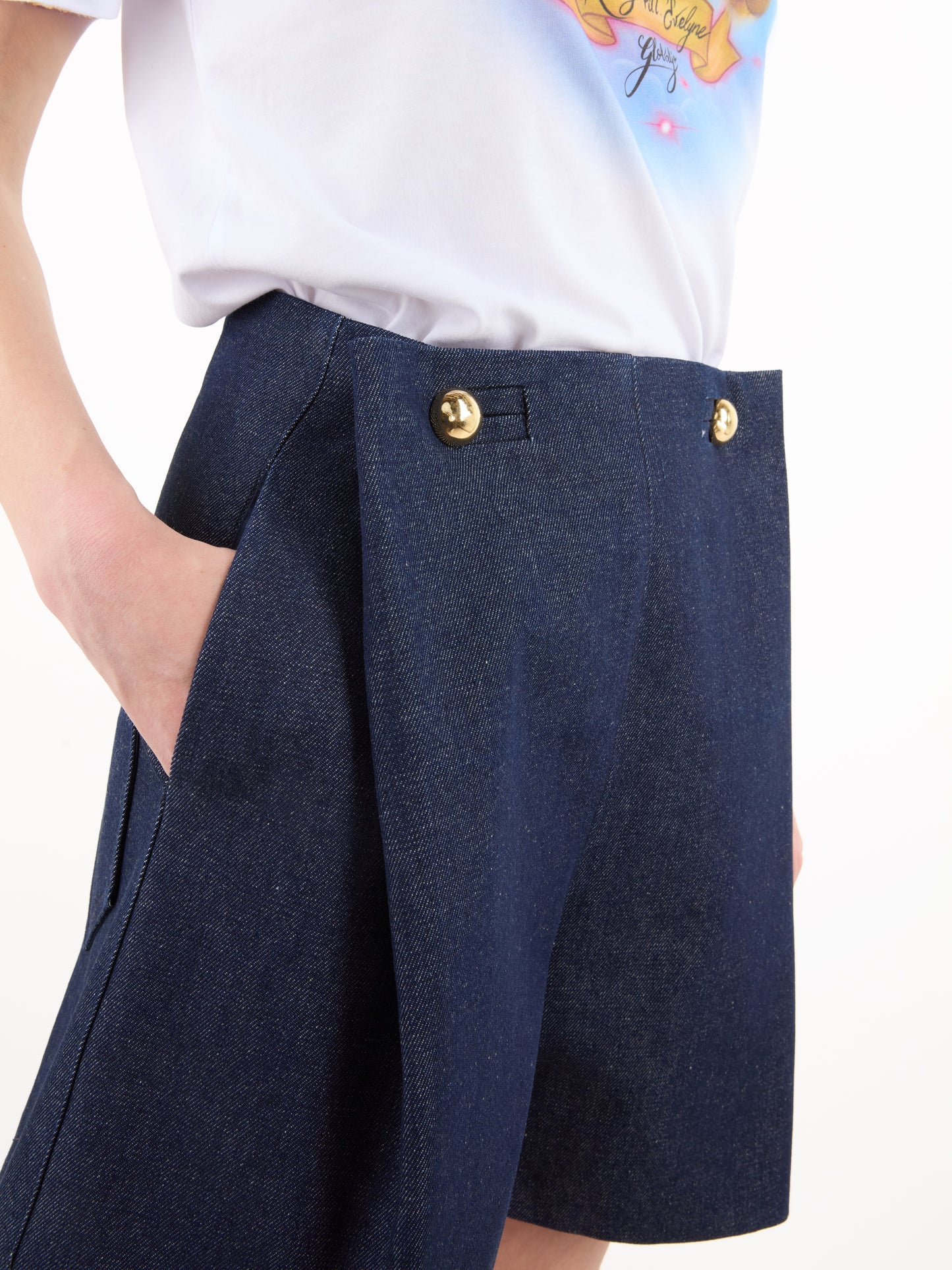 SHORT À PLIS BOUTONNÉS EN DENIM